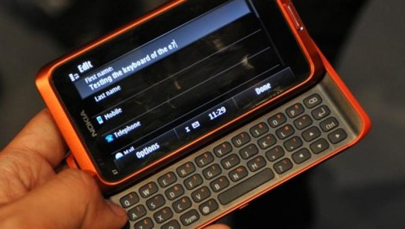 Nokia a amanat lansarea lui E7