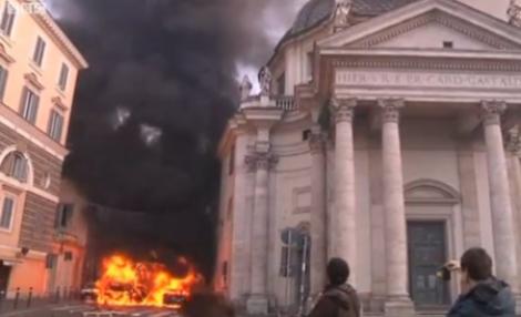 Proteste violente la Roma, dupa ce Guvernul Berlusconi a supravietuit motiunii de cenzura