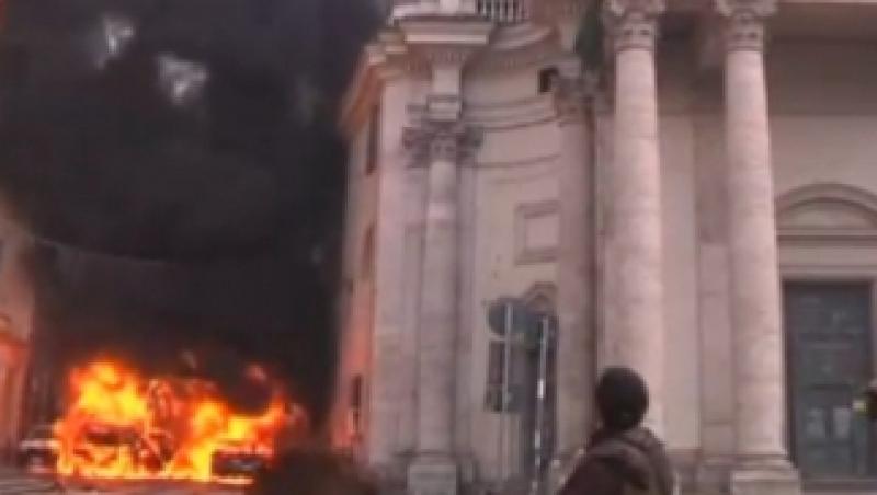Proteste violente la Roma, dupa ce Guvernul Berlusconi a supravietuit motiunii de cenzura