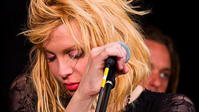 Courtney Love: Dragostea m-a salvat de dezastru