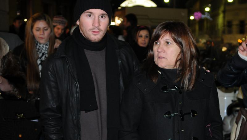 FOTO! Lionel Messi, la shopping cu mama