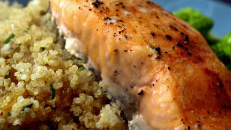 VIDEO! Reteta: Somon cu quinoa si legume