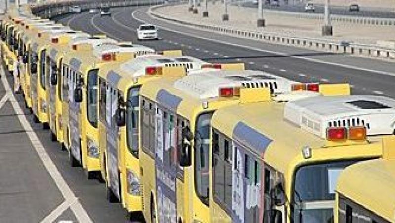 FOTO! Record mondial: 390 autobuze Hyundai aliniate pe o autostrada