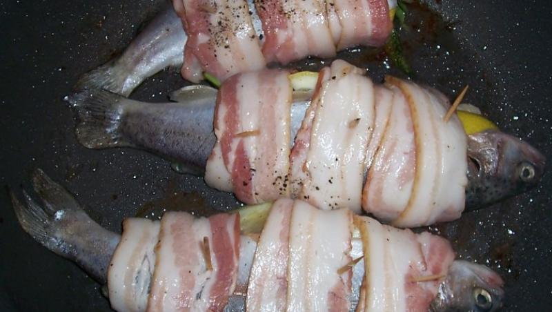 VIDEO! Reteta: Pastrav in mantie de bacon