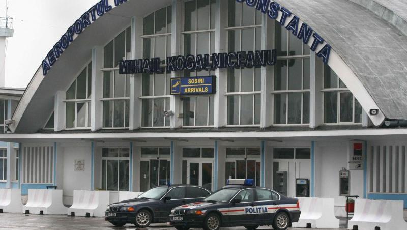 Aterizare de urgenta pe aeroportul Mihail Kogalniceanu, pentru salvarea unui pasager bolnav