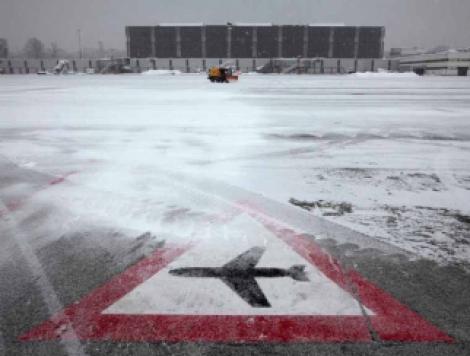 Aeroportul din Geneva, inchis din cauza ninsorilor
