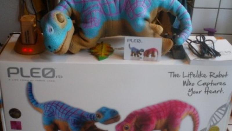 VIDEO! Pleo RB, primul pui de dinozaur devenit animal de companie pentru copii