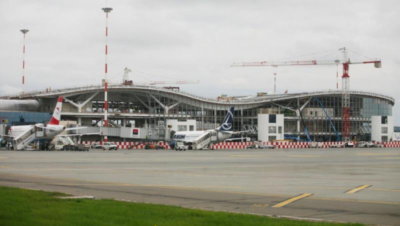 Aterizare de urgenta pe Aeroportul Otopeni, pentru a acorda ingrijiri medicale unei femei