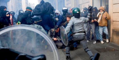 Proteste de amploare in Italia si Grecia, fata de planurile de austeritate