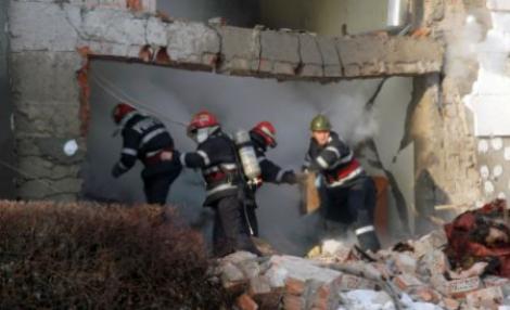 Bacau: Familiile afectate de explozie vor primi 6.000 de lei ajutor de urgenta