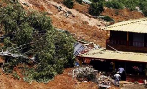 Columbia: 13 morti si 27 de raniti, in urma unei alunecari de teren