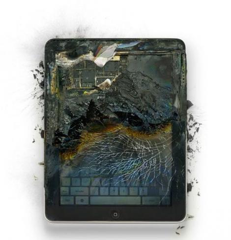 FOTO-SOC! Arta abstracta: iPad si iPhone facute bucati