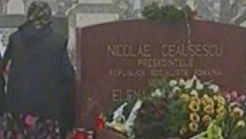 Pelerinaj la mormantul sotilor Ceausescu, la 21 de ani de la moartea lor