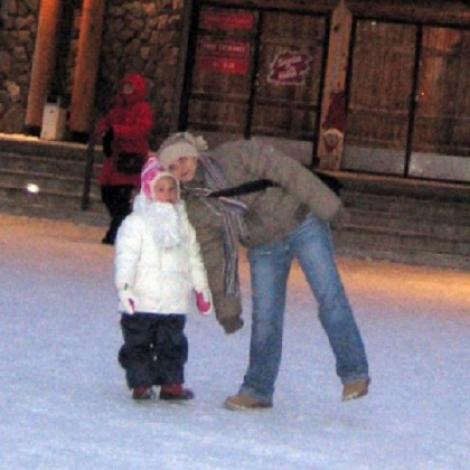 Denisa Mosulet, 5 ani, si parintii ei au castigat cu "Oraselul Lenes" o excursie in Laponia!
