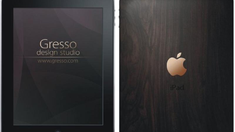 FOTO! iPad cu carcasa de lemn si logo de aur