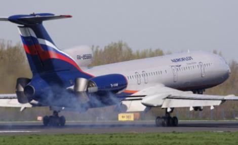 Moscova: 2 morti si peste 50 de raniti, dupa aterizarea fortata a unui avion cu 155 de pasageri