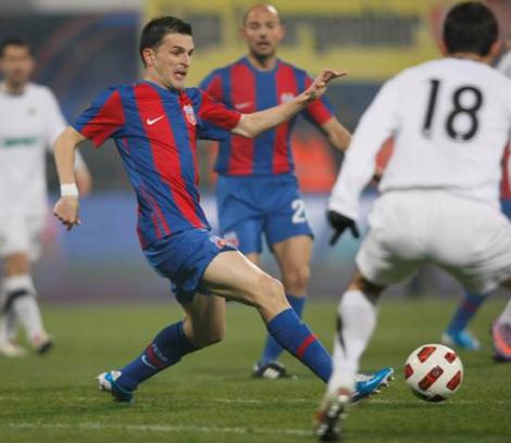 Steaua - U Cluj 3-0/ Victorie la pas