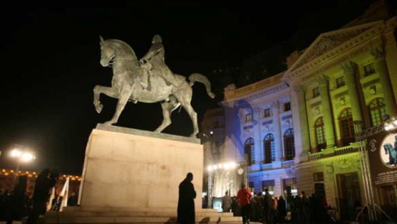 Statuia lui Carol I, reasezata in Piata Palatului Regal din Capitala