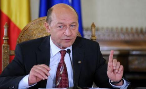 Basescu cere Parlamentului aprobarea urgenta a Legilor salarizarii, pensiilor, bugetului si a OUG 50