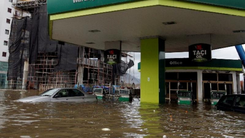 Inundatii puternice in Albania. 14.000 de oameni au fost evacuati din zonele afectate