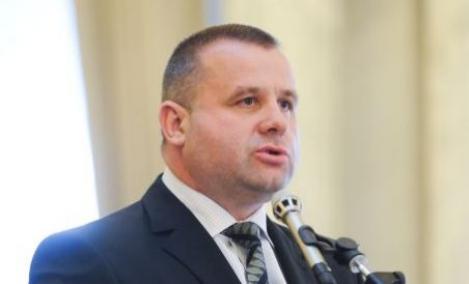 Ministrul Muncii, Ioan Botis, a fost surprins amenintand cu demisia