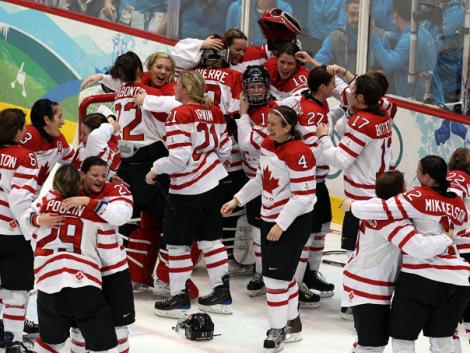 Echipa feminina a Canadei a castigat titlul olimpic la hochei pe gheata