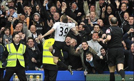Chelsea - Manchester City 2-4/ Mancini castiga duelul cu Ancelotti
