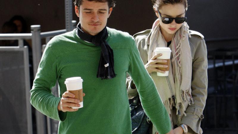 Miranda Kerr si Orlando Bloom de mana la cafea