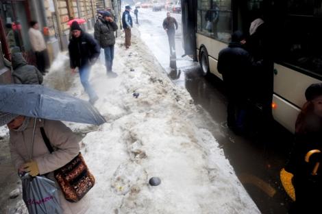 Trei raniti intr-un accident de autobuz in Bucuresti