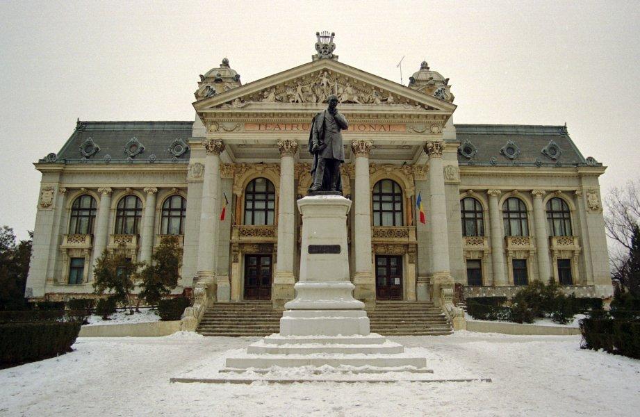 Lansarea volumului "O istorie dialogata a Teatrului National Iasi"