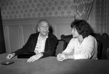 Henriette Yvonne Stahl, eroina unui roman nescris