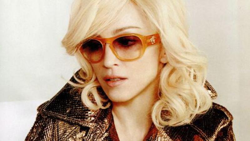 Madonna a creat o colectie de ochelari de soare pentru Dolce & Gabbana