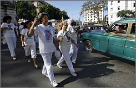 Practici securiste in Cuba: 30 de femei, ridicate cu forta de politie