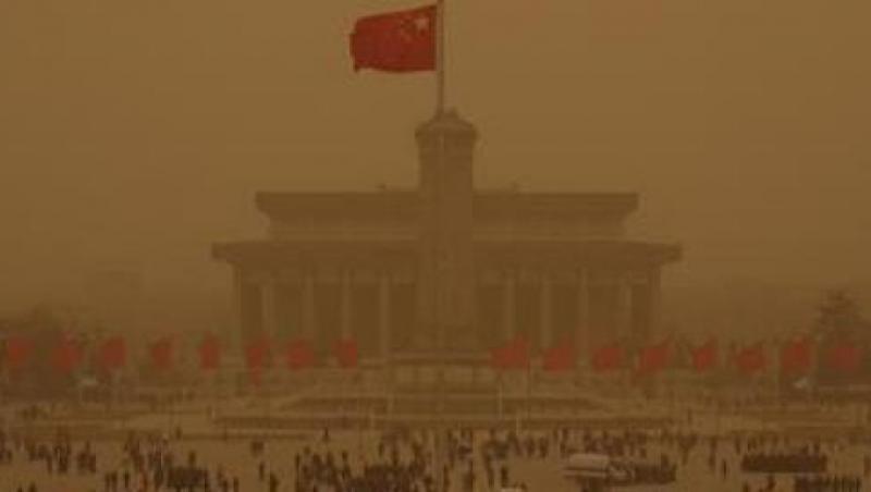 Beijingul, acoperit de nisip