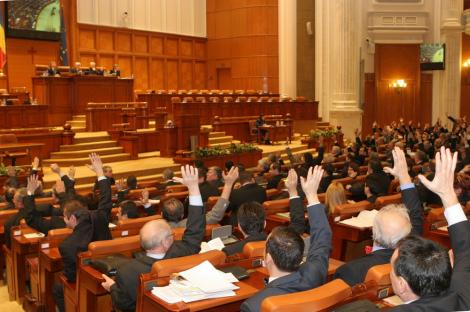Deputatii au respins motiunile care ii vizau pe ministrul Muncii si pe cel al Sanatatii