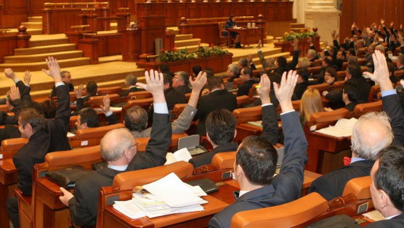 Deputatii au respins motiunile care ii vizau pe ministrul Muncii si pe cel al Sanatatii