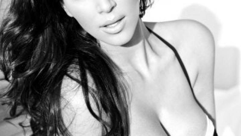 Kim Kardashian are calendar pentru 2011