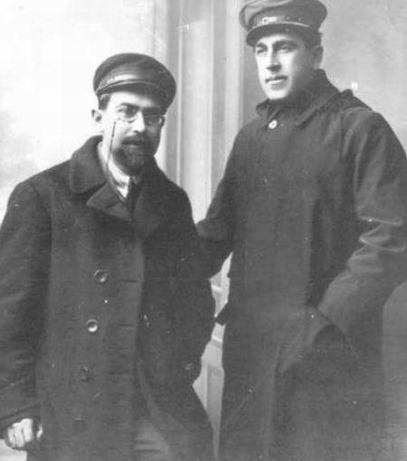 Jean Bart: "Nu sunt decat un scriitor de ore libere"