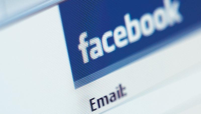 Culmea concedierii: O tanara a fost data afara pe Facebook