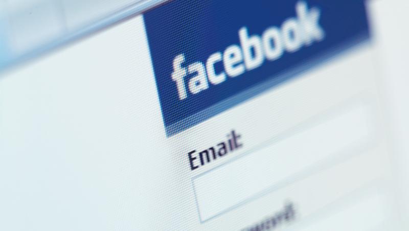 Culmea concedierii: O tanara a fost data afara pe Facebook