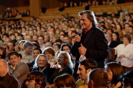 Un Florin Piersic vesnic tanar la spectacolul aniversar