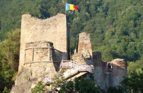 Fara restaurare de 40 de ani cetatea lui Vlad Tepes a ajuns o ruina