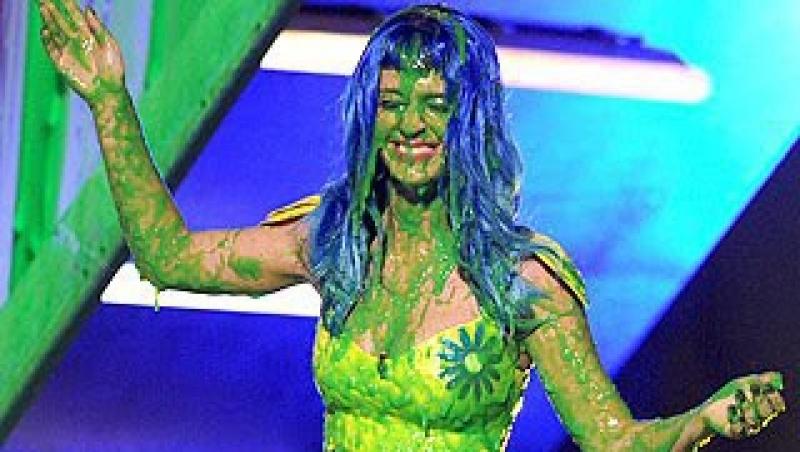 Katy Perry, manjita cu mazga verde