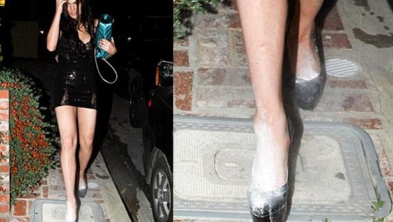 Lindsay Lohan cu talc in pantofi