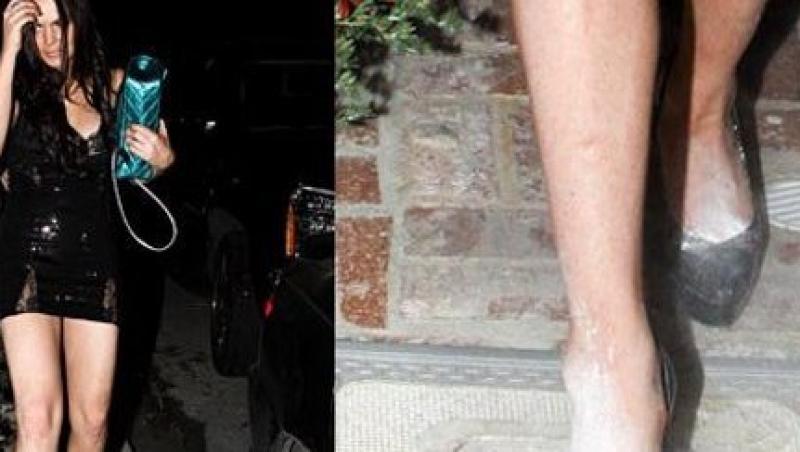 Lindsay Lohan cu talc in pantofi