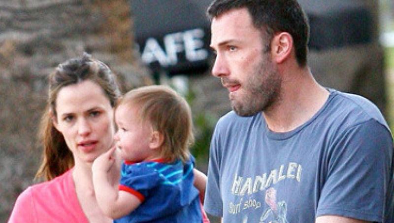 Jennifer Garner si Ben Affleck, la plimbare cu fiicele