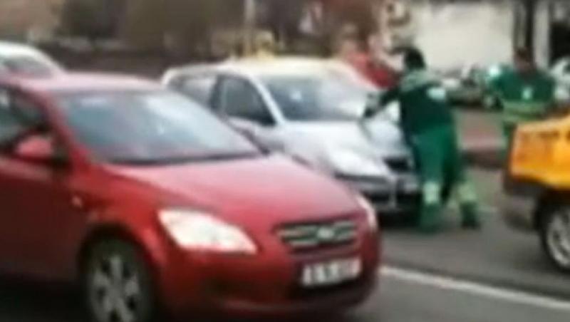 VIDEO: Trafic cu scuipaturi si pumni in Bucuresti