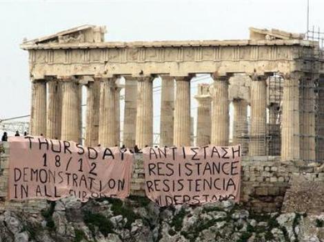90% dintre grecii angajati la stat nu vor noi masuri de austeritate