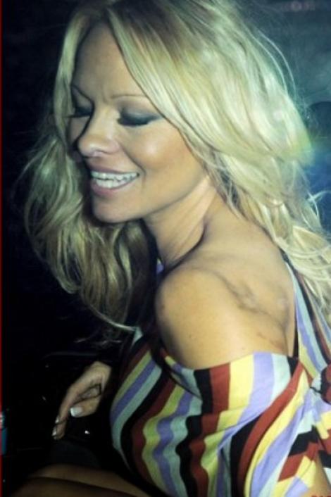 Pamela Anderson, beata crita