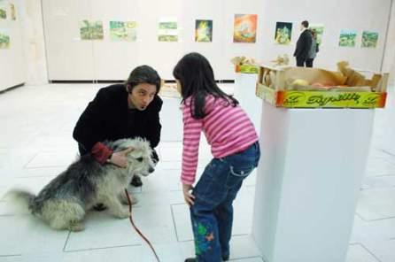 Aprozarul de arta, cu fructe si caini